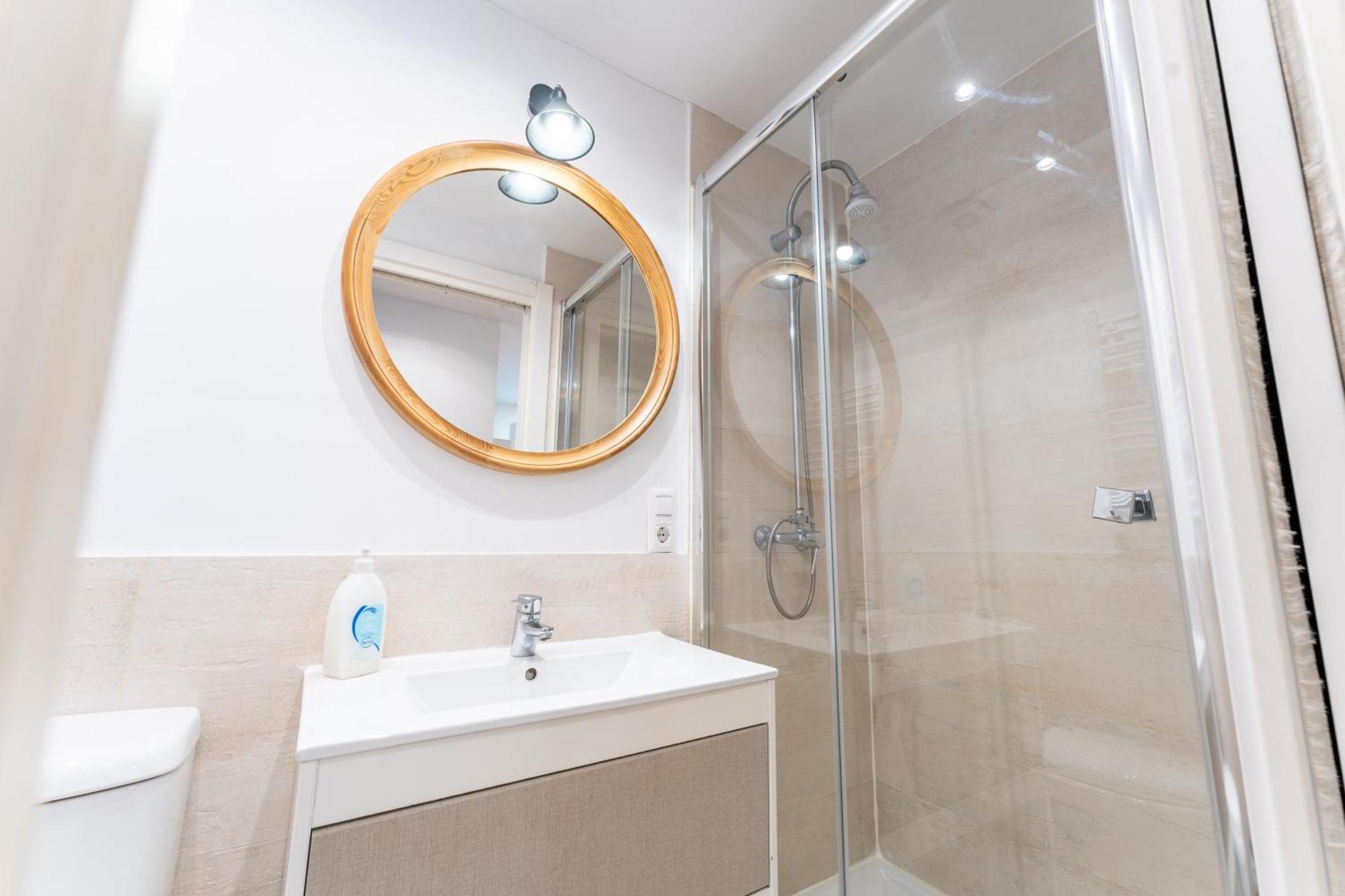 Warm And Inviting, Central Location By Urbanhosting Сантандер Екстериор снимка