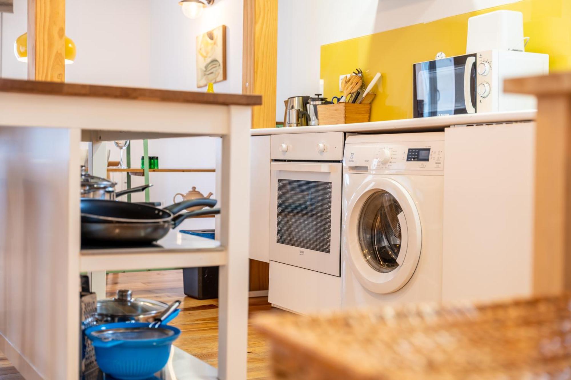 Warm And Inviting, Central Location By Urbanhosting Сантандер Екстериор снимка
