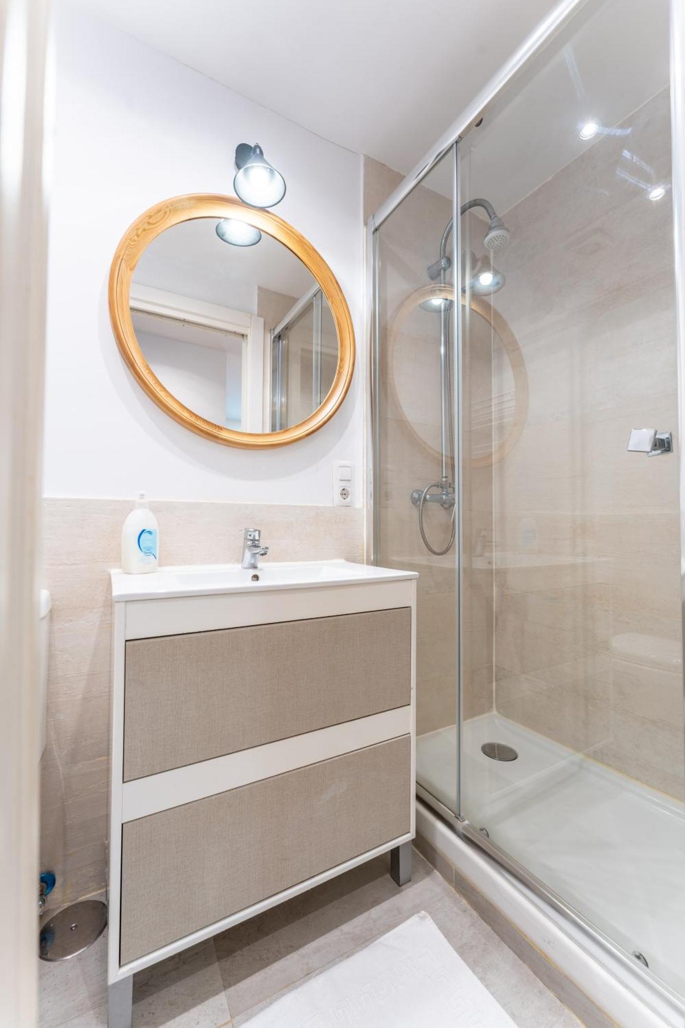 Warm And Inviting, Central Location By Urbanhosting Сантандер Екстериор снимка